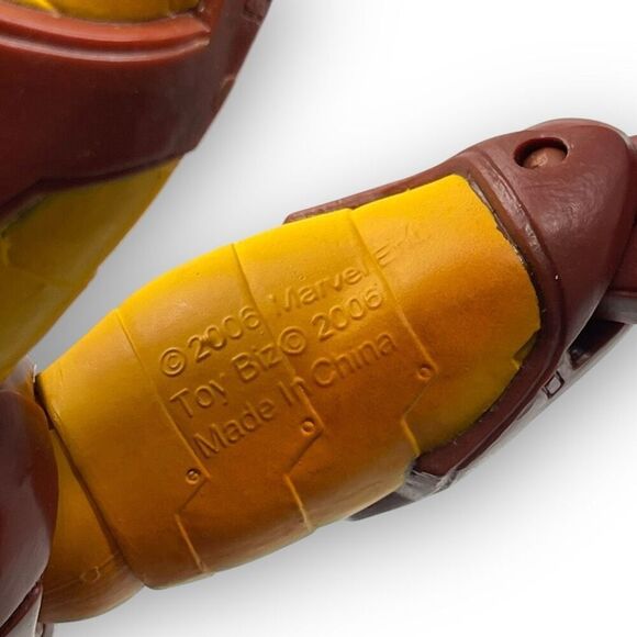 Marvel Legends Icons Iron Man 12" Action Figure 2006 Toy Biz - Picture 7 of 8